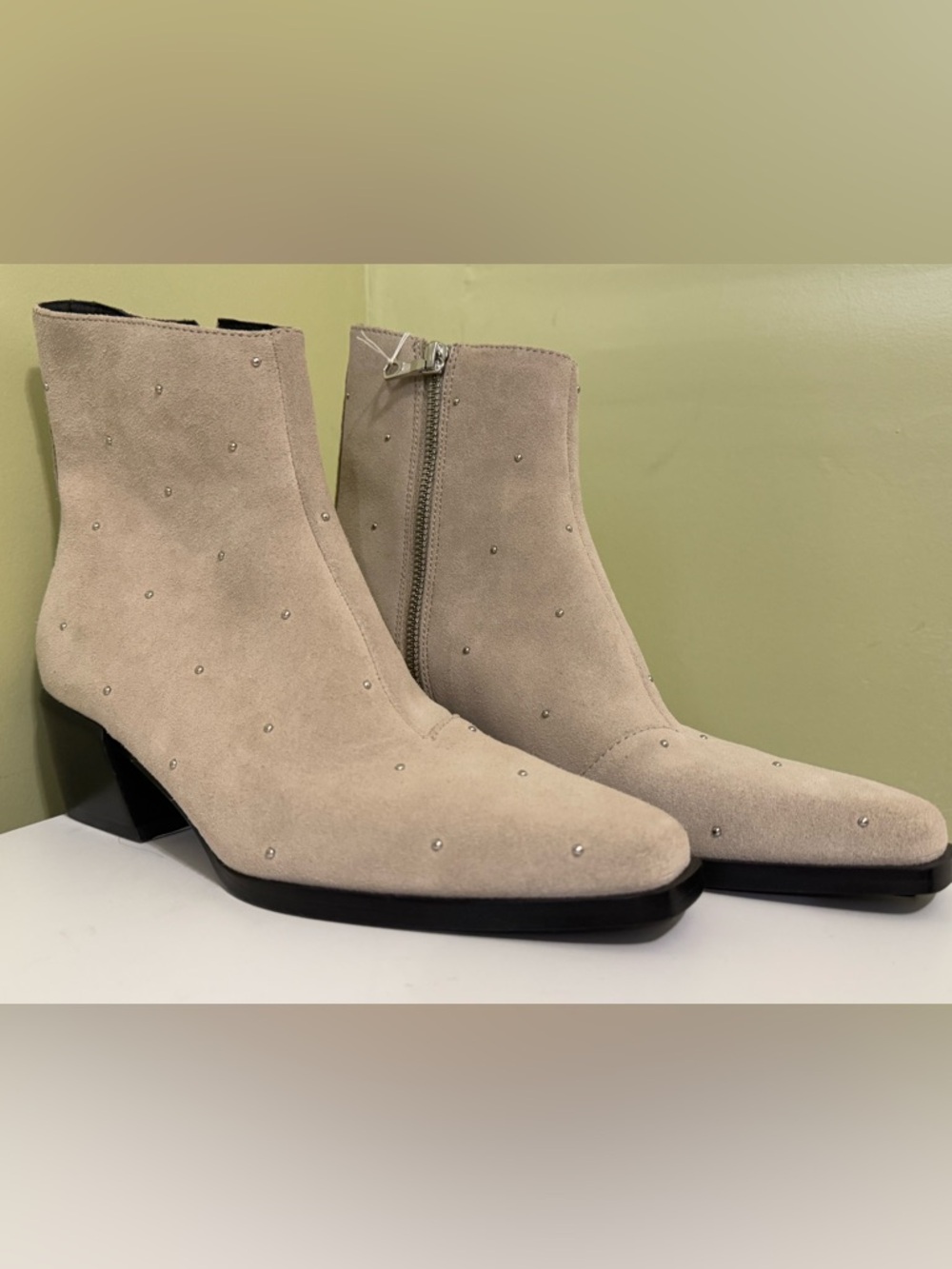 rag & bone Beige Joni Studded Ankle Boots  
Size  7.5  women H21N15